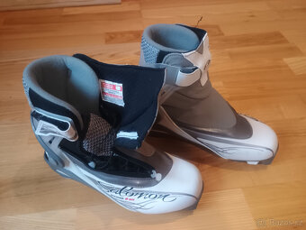 Boty na běžky vel.38  skate - 2