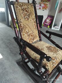 Houpací křeslo. - 2