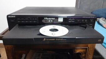 CD přehrávač Sony CDP-C661-měnič kompaktních disků. - 2