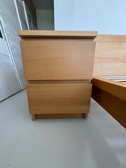 Malm dub 160x200 ram postele a stolky - 2