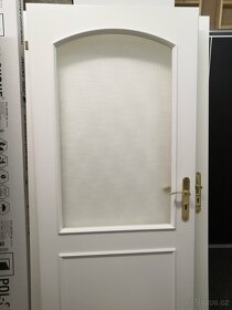 pěkné bílé dveře - 2
