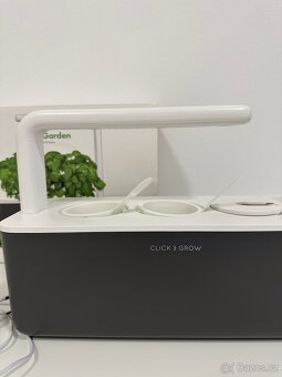 Chytrý květináč - Click And Grow Smart Garden 3 bílá - 2