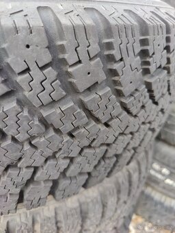 Nissan Navara D40 235/75 R16 m+s (61) - 2