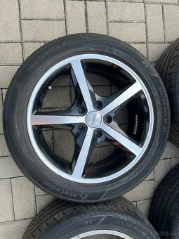 4x litá kola 5x114 R17, letní pneu 70% - 2