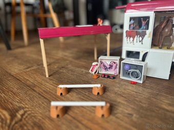 Schleich přepravník koní a další koně a doplňky - 2