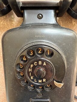 Nástěnný telefon Siemens typ W38 (r.v. 1938) - 2