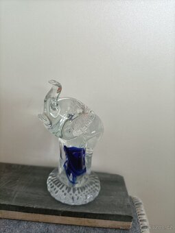 Porcelánový kůň a skleněný slon - 2