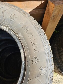 Zimní pneu 4ks 205/70 R14 - 2