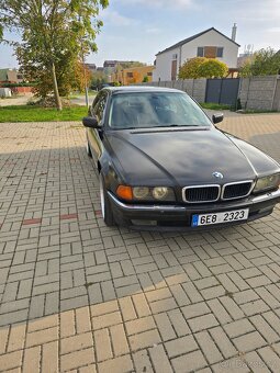 BMW 730i - 2