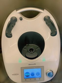 Prodám Thermomix TM05 s příslušenstvím - 2