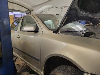 Prodám díly z vozu Škoda Octavia 2 2.0 tdi dsg - 2