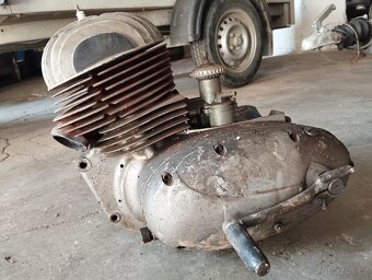 Motor na moto ČZ 175 - 2