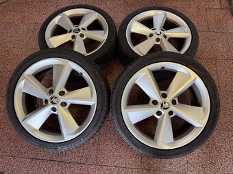 Originální Alu kola Škoda r18 letní pneu - 2