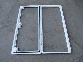Rám na servisní dvířka ke karavanu - 2
