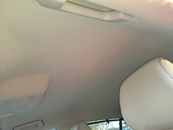 Škoda superb 2   světlé sedačky  v elektrice tapce stropnice - 2