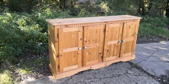 Masivní dlouhá komoda - 2