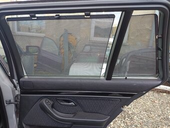 BMW E39 combi - roletky bočních dveří - 2