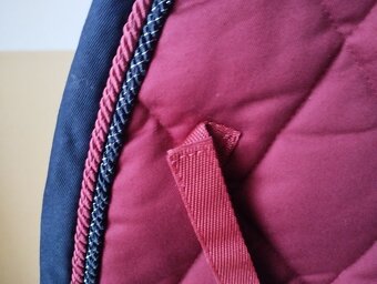 Vínová podsedlová dečka - 2