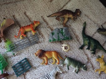 Dinosauři - zvířata - 2