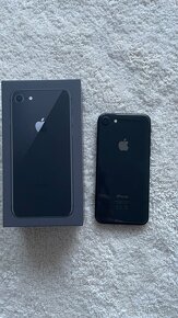 Zánovní iPhone 8 64 GB, top stav - 2