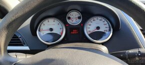 Peugeot 207 1.4 benzín, klima, 5 dveří, koupen v ČR - 2