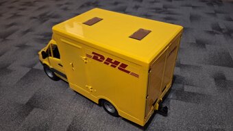 Bruder - auto DHL, figurka a vozík - 2