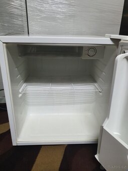 51cm tř.A+ MINI lednice Samsung - 2