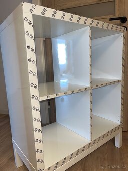 Ikea Kallax policovy díl s podnozim - 2