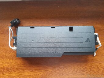 Napájecí zdroj Playstation 3 slim - 2