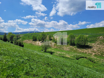 Prodej pozemku, inženýrské sítě na hranici, 2335 m2, kousek - 2