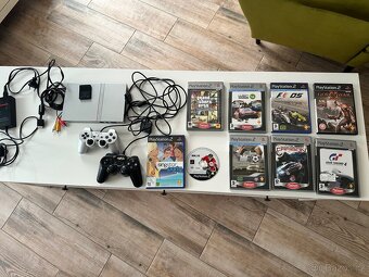 PS2 Slim Silver komplet + hry - 2