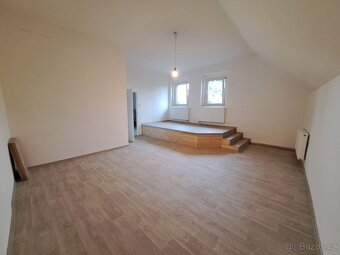 Pronájem atypického bytu 3+1 - 2