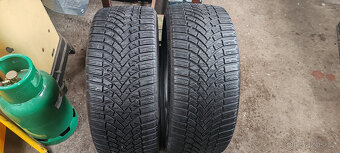 2 zimní pneumatiky BRIDGESTONE 225/40R18 92V 6,00mm DOT 2021 - 2