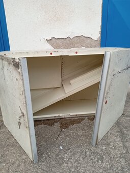 kovová skříňka - 2