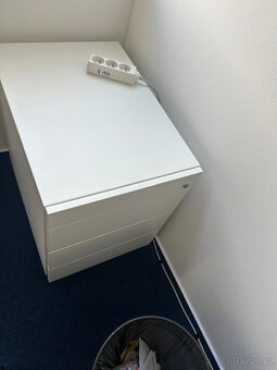 Kancelářské vybavení a výpočetní technika - 2