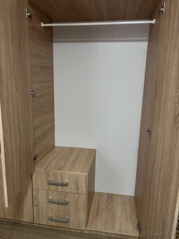 Šatní skříň - 2