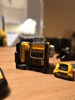 DeWalt laser 360 stavební - 2