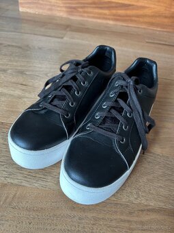 Černé tenisky na vyšší platformě Tommy Jeans vel. 40 - 2