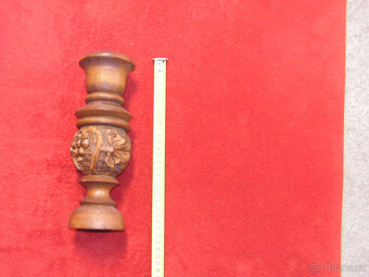 Vyřezávaná váza - 2