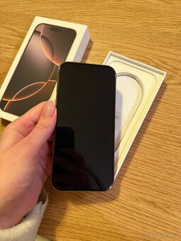 Apple iPhone 16 Pro 256 GB Desert Titanium - 2