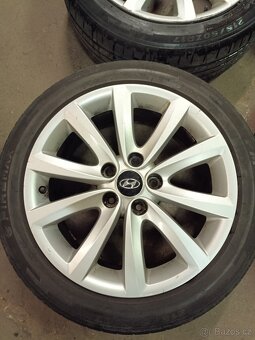 Hyundai i40, Kia - 2