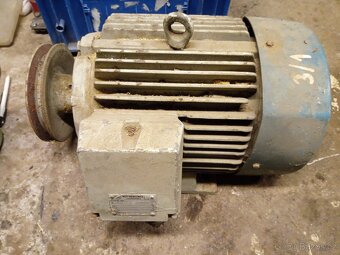 Prodám dva elektromotory - 2