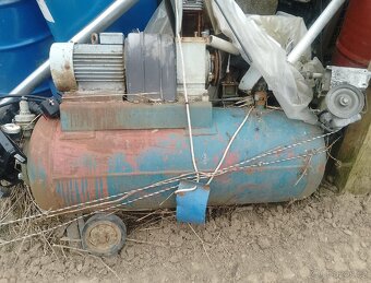 Prodám nádobu na kompresor Orlík - 2