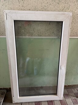 Plastové okno V: 144 Š: 90 - 2