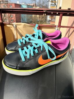 Barevné boty Nike vel. 36,5 - 2