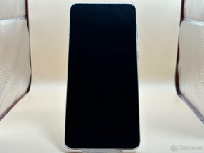Samsung Galaxy S21+ hezký - 2
