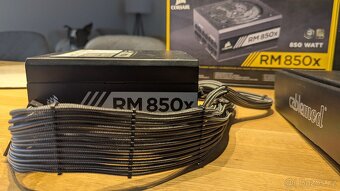 Corsair RM850x (2018) + CableMod Carbon kabely - 2