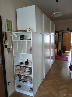 SKŘÍNĚ A VĚSÁKOVÁ STĚNA - VYBAVENÍ PŘEDSÍNĚ - 2
