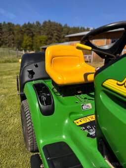 Zahradní traktor John Deere - 2