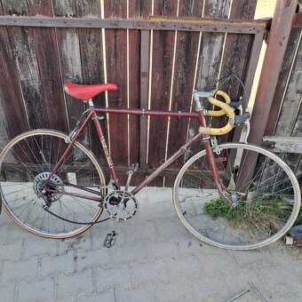 Kola a díly Favorit 60. 70. a 90. léta - 2